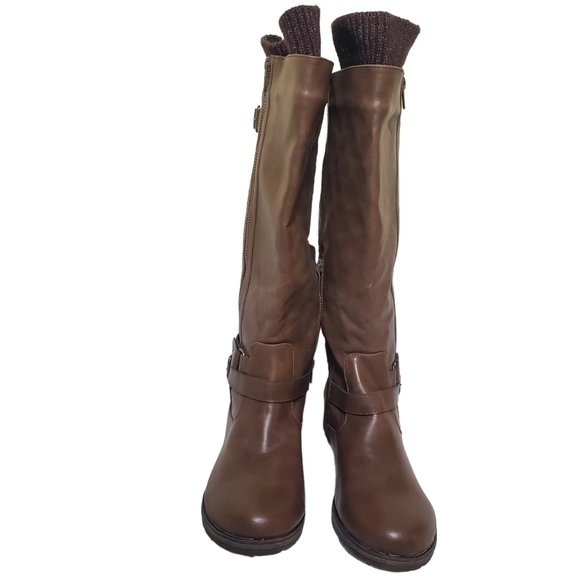 Shoedazzle Finely quilted flat boots with sweater cuff. Size 11, Brown - Picture 2 of 4